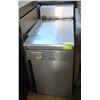 Image 1 : QUEST FAT FILTER SYSTEM W/ BACKSPLASH