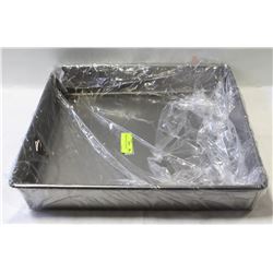 STRAPPED STEEL ROAST PAN