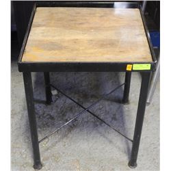 BLACK METAL EQUIPMENT STAND 20" X 20" X 25"