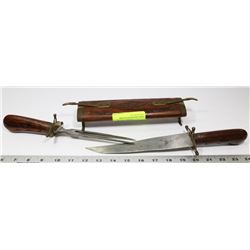 HAND CARVED KNIFE & FORK CARVING SET IN