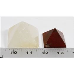 PAIR OF PYRAMID STYLE HEALING CRYSTALS