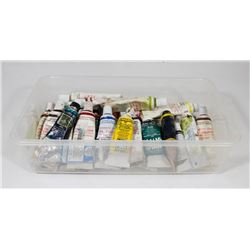 CLEAR BIN W/OVER 30 USEABLE OIL PAINT