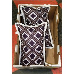 A PAIR OF NEW DECORATIVE PILLOWS