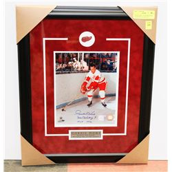 GORDIE HOWE  AUTOGRAPHED & FRAMED PICTURE W/