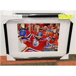 PATRICK MAROON AUTOGRAPHED PHOTO.