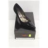 Image 1 : LAURA FERRI SZ 8.5 TEXTURE BLACK PATENT TOE PUMPS