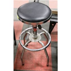 MOTOMASTER CHROME HYDRAULIC LIFT SHOP STOOL