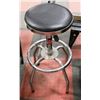 Image 1 : MOTOMASTER CHROME HYDRAULIC LIFT SHOP STOOL