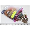 Image 1 : BAG OF ASSORTED STONE & GLASS BEADS