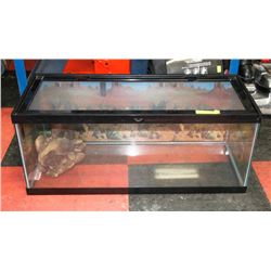 TERRARIUM TANK 30X12"X12" WITH ONE ORNAMENT AND