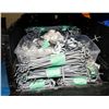 Image 1 : TOTE OF METAL DISPLAY HOOKS