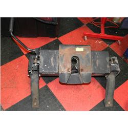 REESE 5TH WHEEL HITCH
