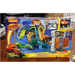 NICKELODEON BLAZE ANIMAL ISLAND STUNT SPEEDWAY TOY