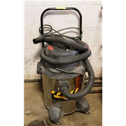SHOP VAC INDUSTRIAL VACUUM 6.5HP WITH HOSE
