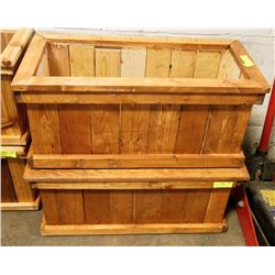 PAIR OF WOOD PLANTERS ON CHOICE