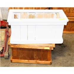 PAIR OF WOOD PLANTERS ON CHOICE