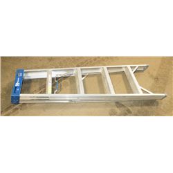 5' ALUMINUM LADDER