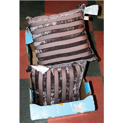 A PAIR OF NEW DECORATIVE PILLOWS