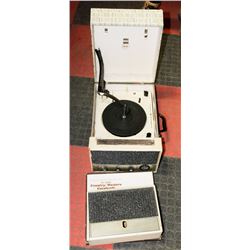 RECORD PLAYER WITH SPEAKERS AND BOX OF COUNTRY