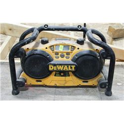DEWALT DC011 JOBSITE RADIO