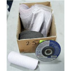 BOX OF ASSORTED GRINDING DISCS & GRIT PAPER