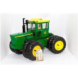 John Deere 7020 tractor 4WD Ertl Precision Key 7 1:16 Has Box