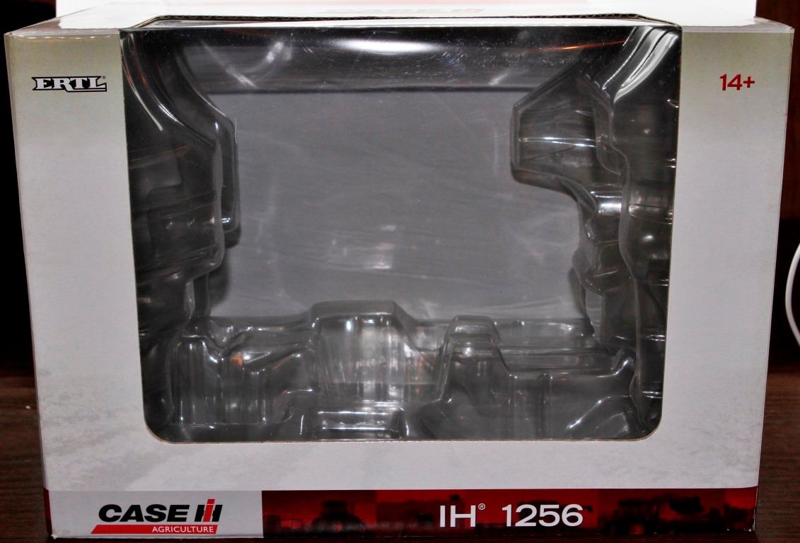 1256 Case Case IH 1256 turbo tractor Ertl 1:16 Has Box weights missing