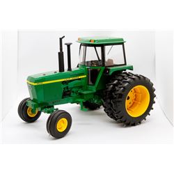 John Deere 4630 tractor Ertl 1:16 Has Box