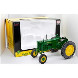 John Deere MT gas tractor Highly Detailed Classic Series 1:16 Has Box