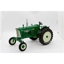 Oliver Highly Detailed 770 gas WF & 880 diesel WF Anniversary tractor set