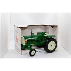 Oliver 1655 diesel tractor Canadian International Farm Equipment Show Ertl 1:16 Has Box