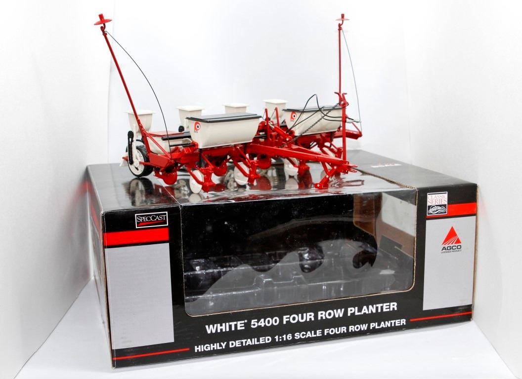 White 5400 4 row planter Highly Detailed SpecCast 116 Has Box