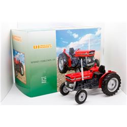 Massey Ferguson 135 Universal Hobbies 1:16 Has Box