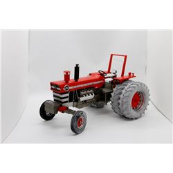 Massey Ferguson Highly Detailed 1150 tractor w/ duals SpecCast 1:16 Has Box