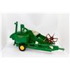 Image 2 : John Deere 12-A pull type combine 50th Anniversary Edition Ertl 1:16 No Box
