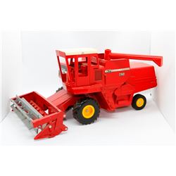 Massey Ferguson 760 combine 1:16 No Box