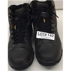 MENS HIKING BOOTS WATERPROOF SIZE 8 SLIGHTLY USED