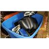 Image 2 : TOTE OF VIDEO GAMES, VIDEO GAME STEERING WHEEL AND SPORTS GEAR