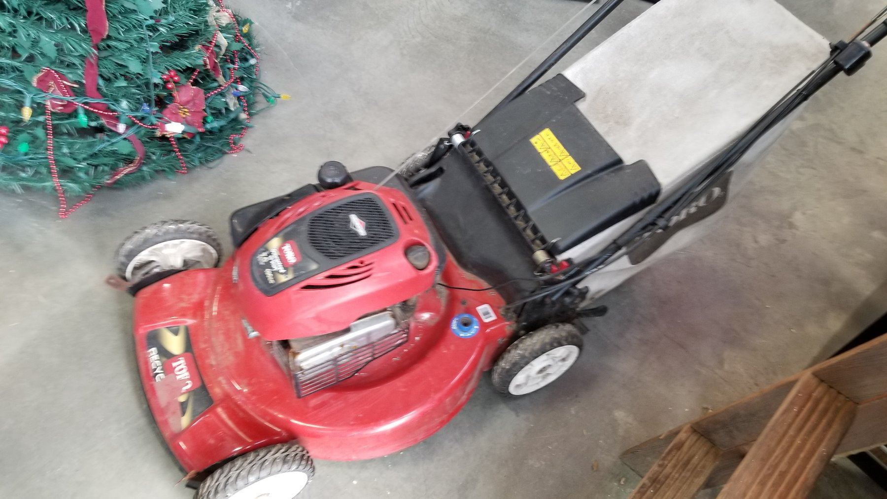 TORO RECYCLER SELF-PROPELLED GAS LAWN MOWER - Big Valley Auction