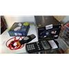 Image 2 : MICROPHONE, CALCULATOR, VR HEADSET AND FILTER