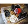 Image 2 : CLEAR TRAY OF COLLECTIBLES
