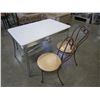 Image 2 : RETRO CHROME BASE DINING TABLE AND 4 METAL CHAIRS