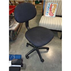 ROLING OFFICE CHAIR