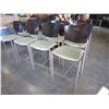 Image 2 : 8 MATCHING BAR STOOLS