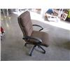 Image 2 : ROLLING GAS LIFT OFFICE CHAIR