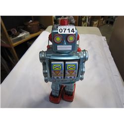 TIN ROBOT TOY