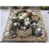 Image 3 : TWO TRAYS OF ESTATE JEWELLRY