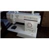 Image 2 : SINGER ELECTRONIC SEWING MACHINE