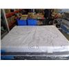 Image 2 : QUEENSIZE SERTA I-COMFORT F500 HYBRID MEMORY FOAM MATTRESS