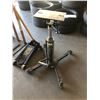 Image 1 : 500 KG CAPACITY TRANSMISSION JACK